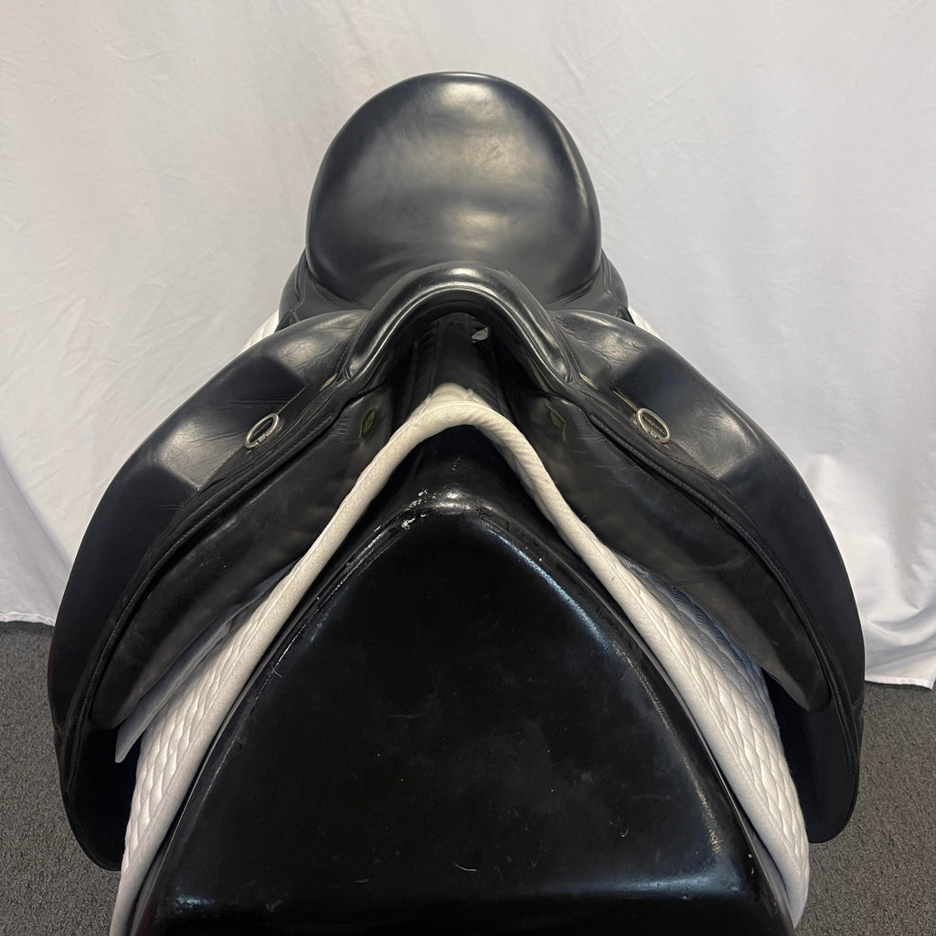 Used Devoucoux Mendia 18" Monoflap Dressage Saddle