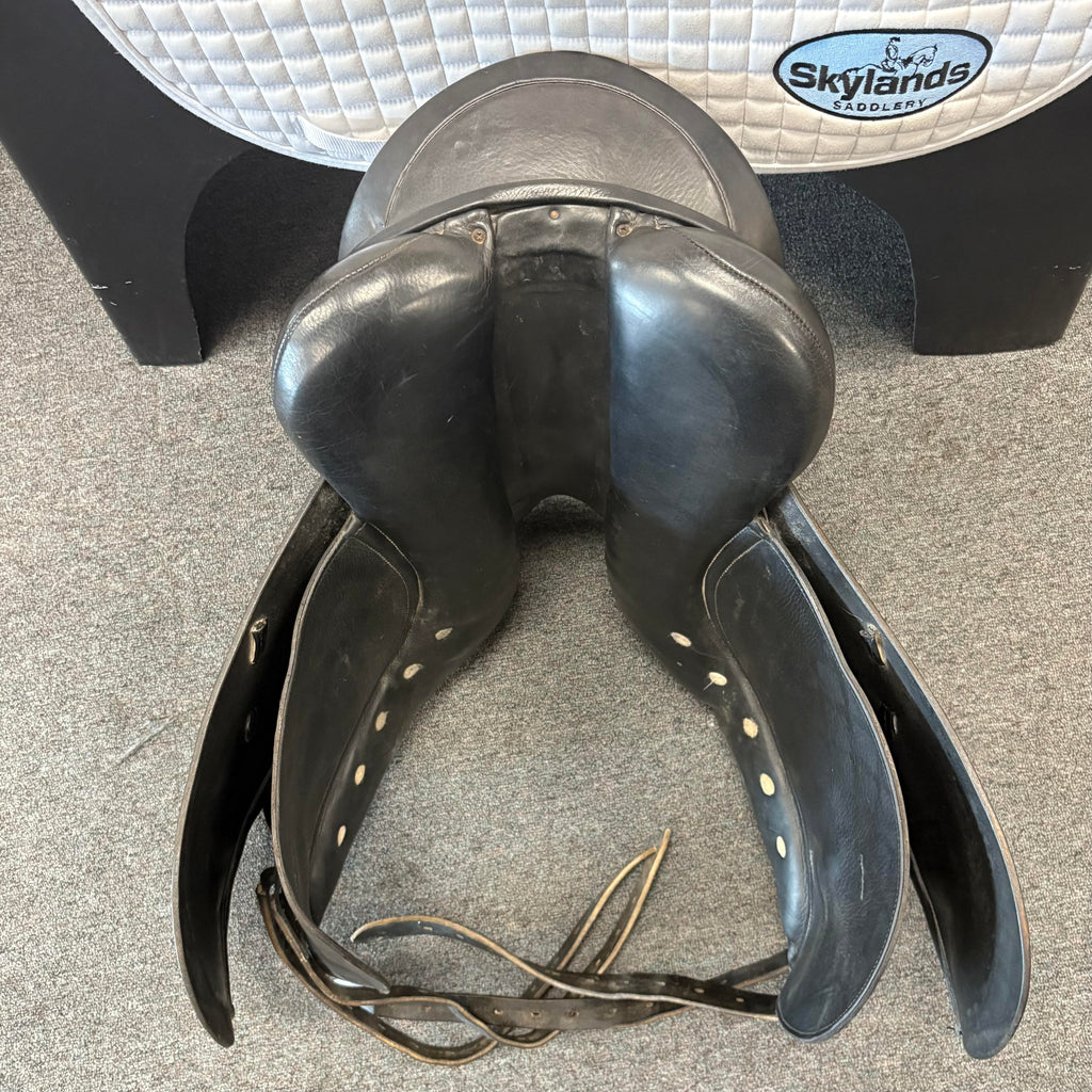 Used Albion Platinum Genesis 17.5" Dressage Saddle