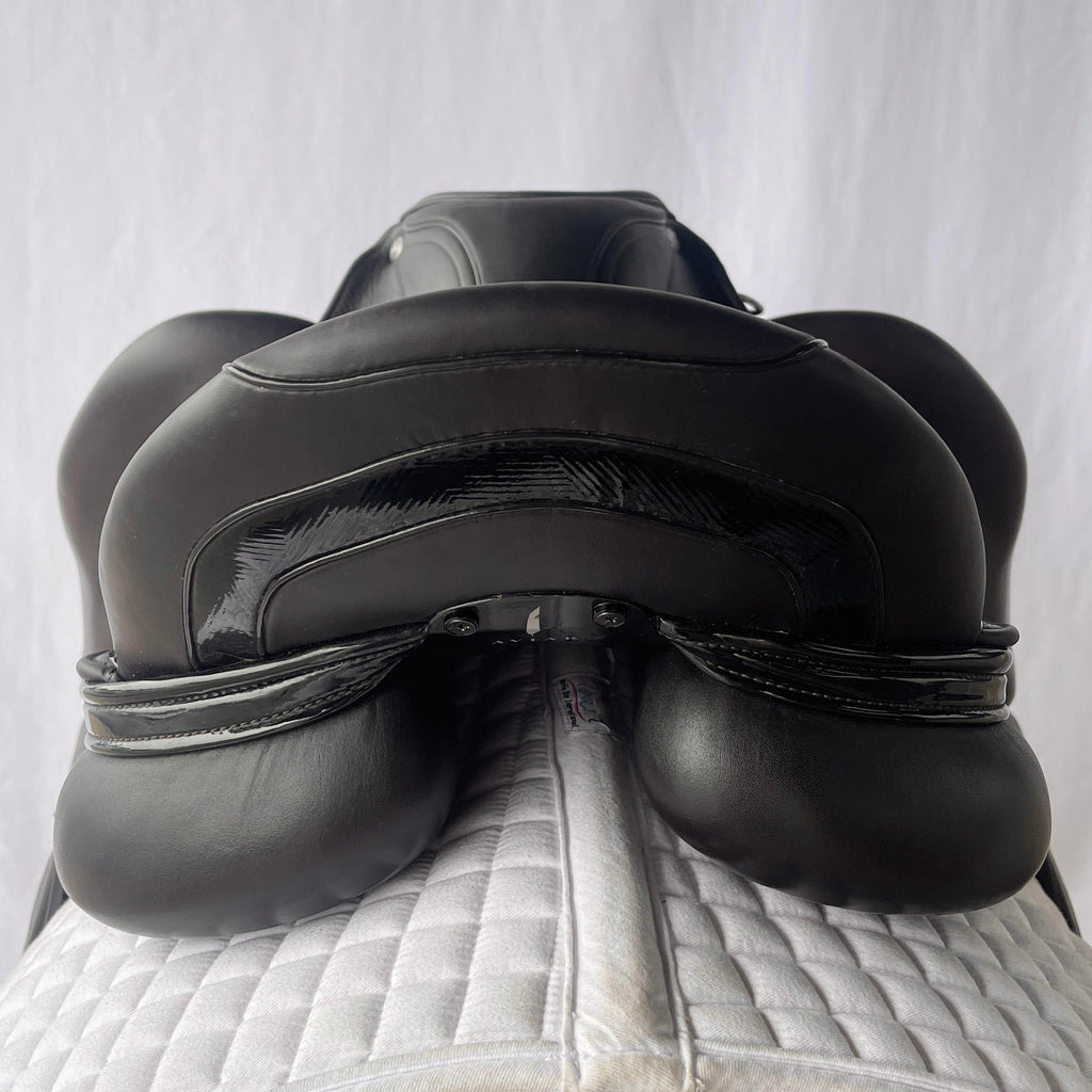 Used Aviar Rook 1.0/Rook 2.5 - 17.5" Monoflap Dressage Saddle