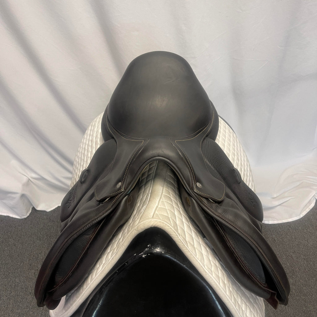 Used Voltaire Stuttgart 18" Jump Saddle