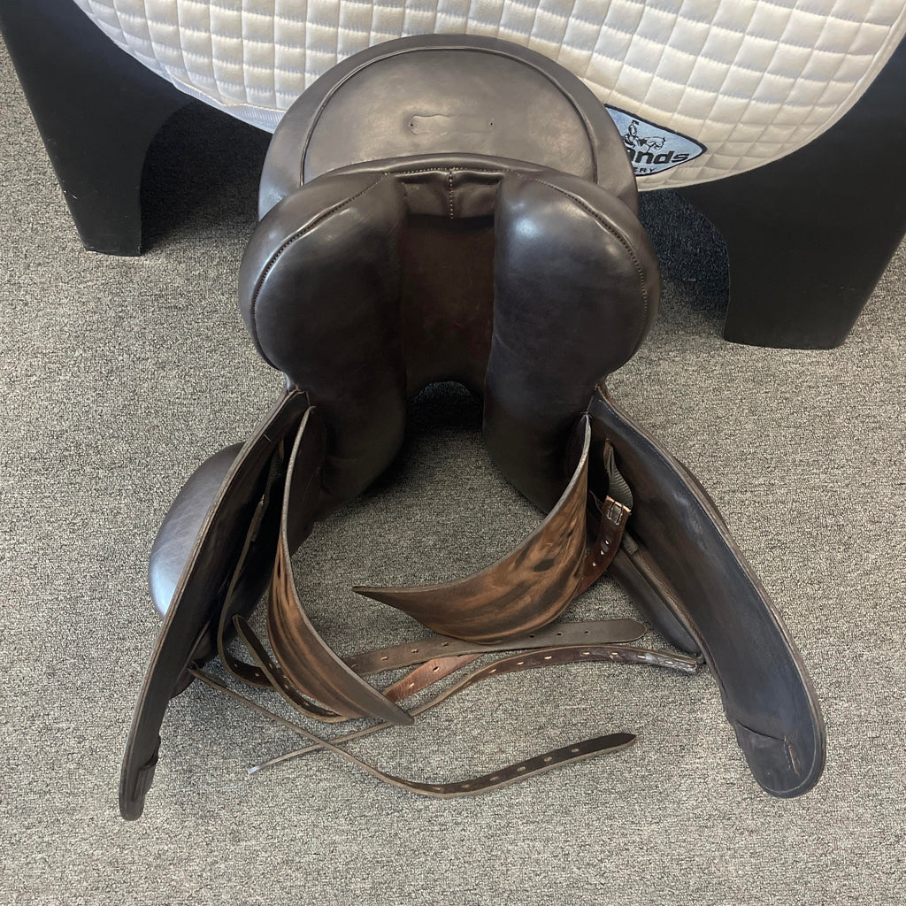 Used County Epiphany 18" Dressage Saddle