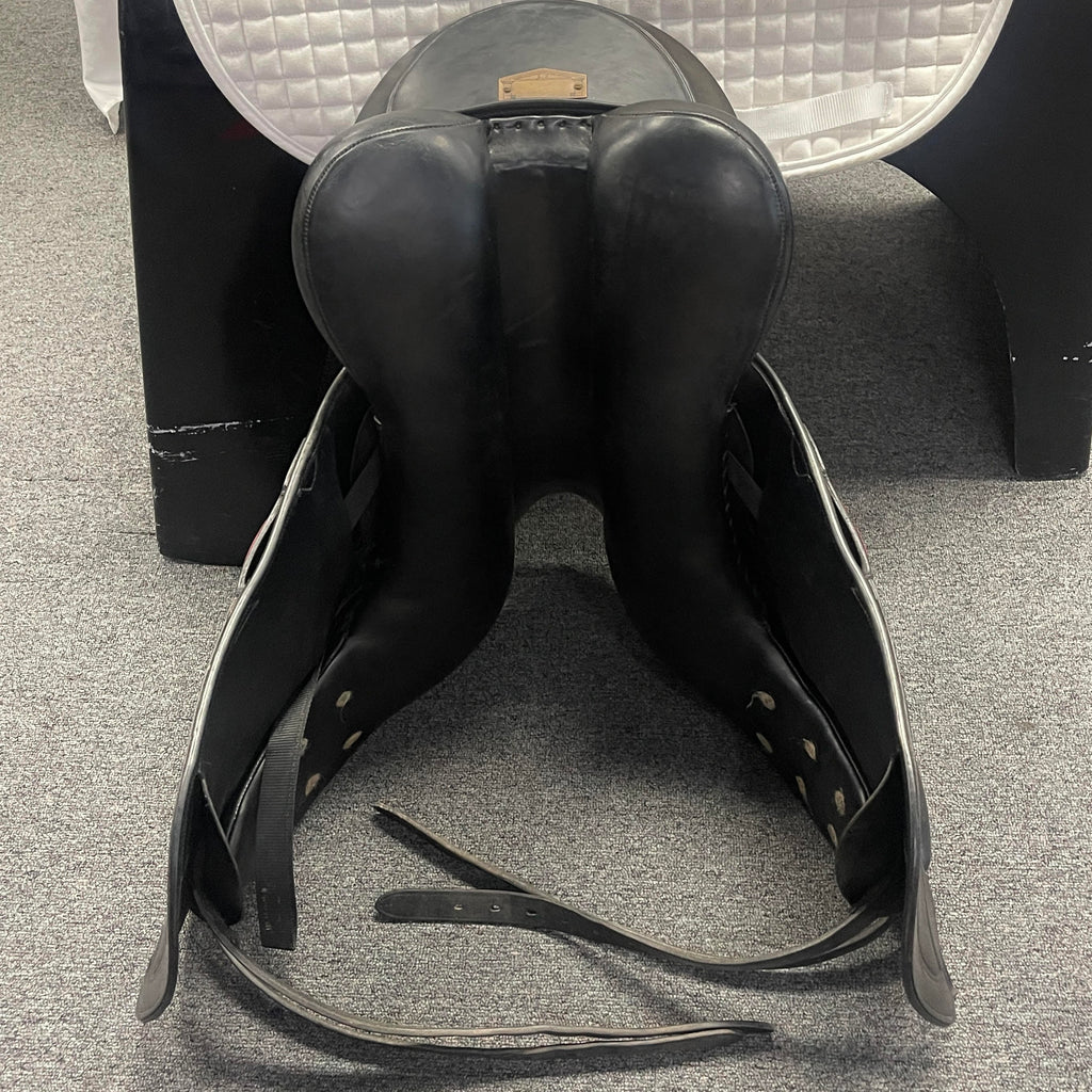 Used Albion Revelation 17.5" Dressage Saddle