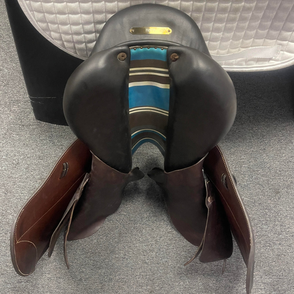 Used Voltaire Stuttgart 18" Jump Saddle