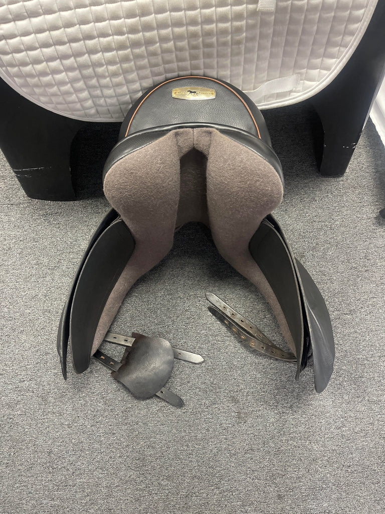 Used Black Country Eloquence 17.5" Dressage Saddle
