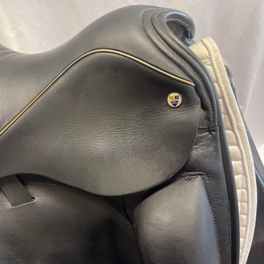 Used N2 Vincitore 18" Dressage Saddle