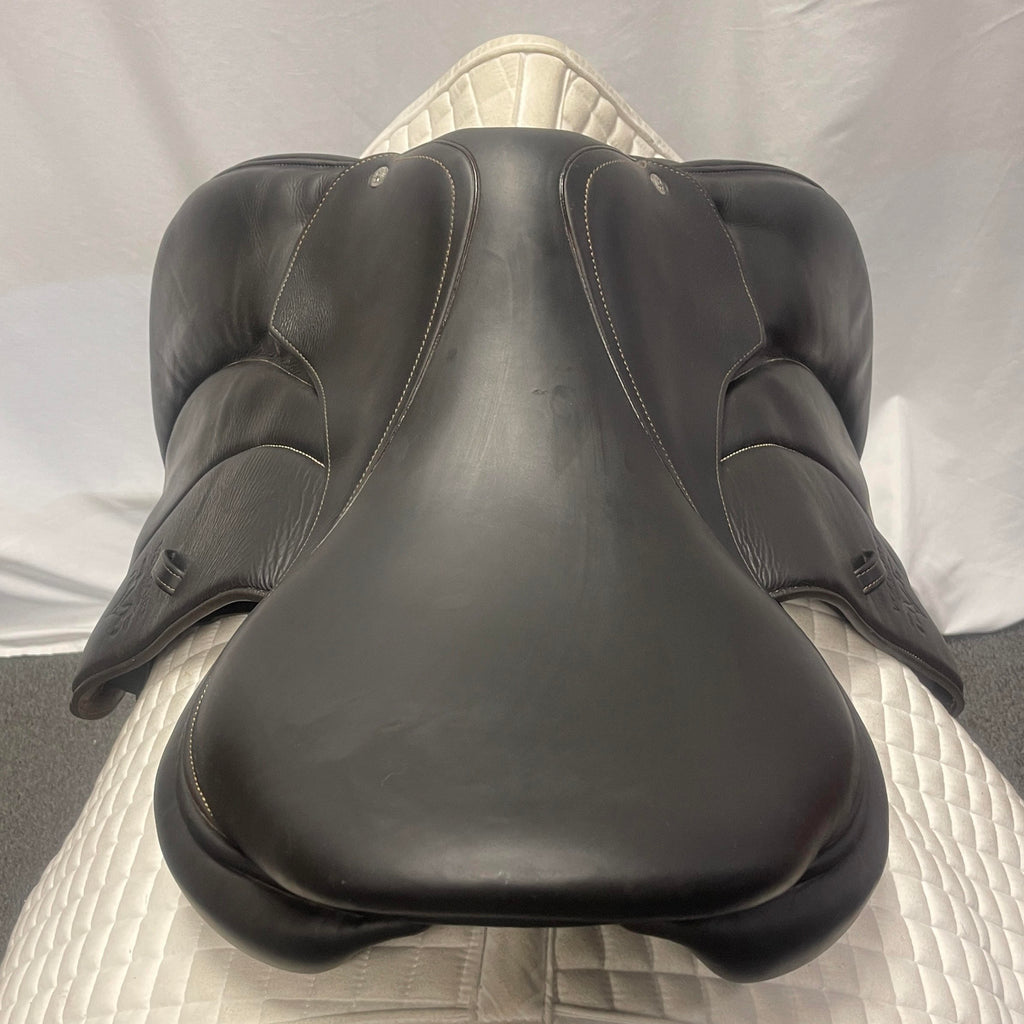 Used Voltaire Stuttgart 18" Jump Saddle