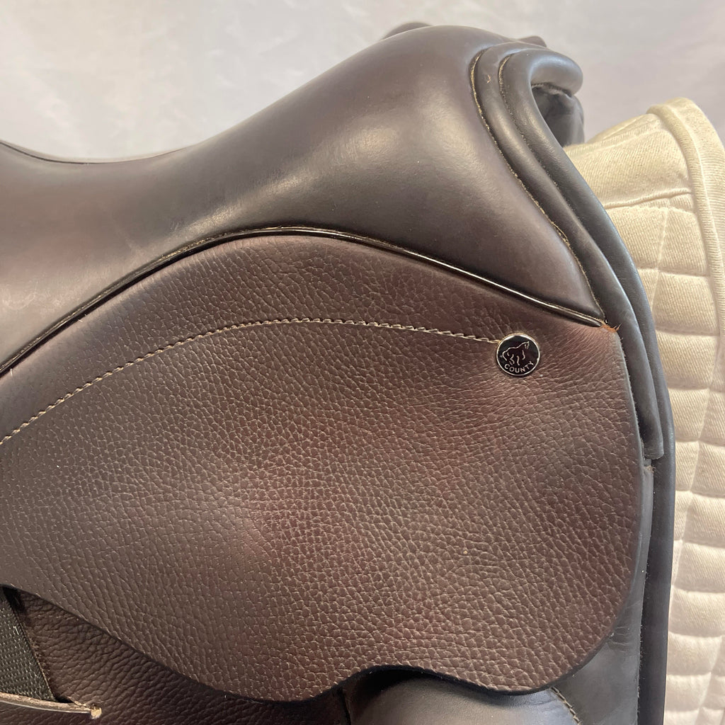 Used County Epiphany 18" Dressage Saddle