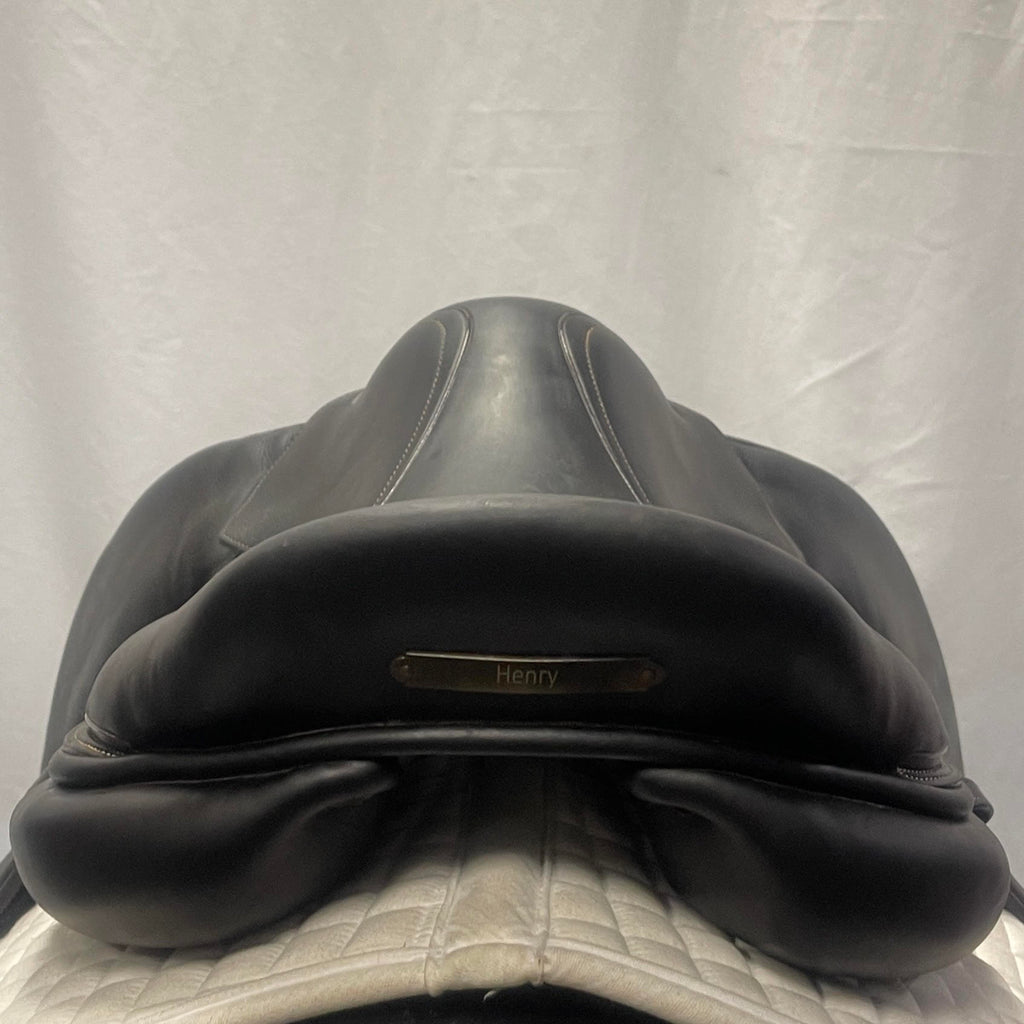 Used Voltaire Stuttgart 18" Jump Saddle