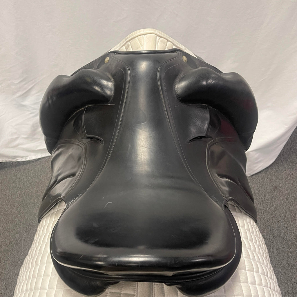 Used Devoucoux Mendia 18" Monoflap Dressage Saddle