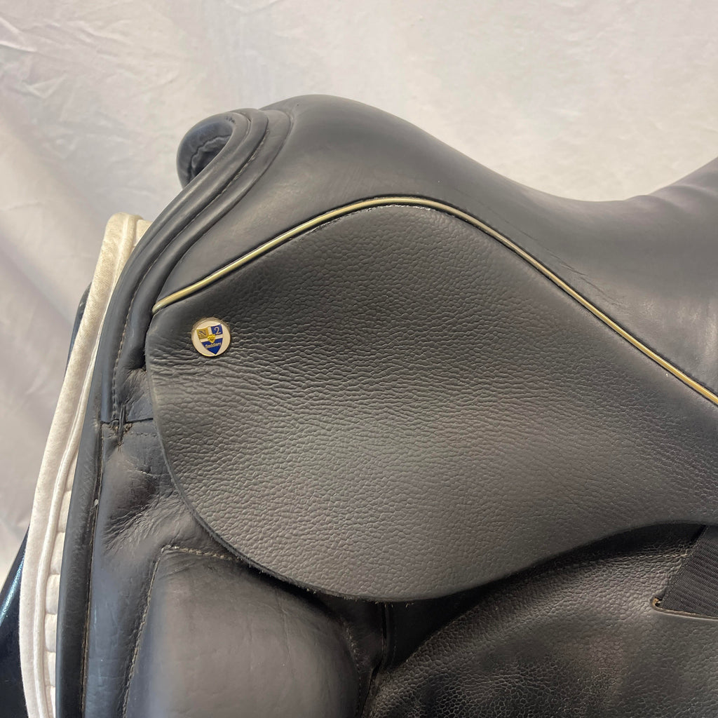 Used N2 Vincitore 18" Dressage Saddle