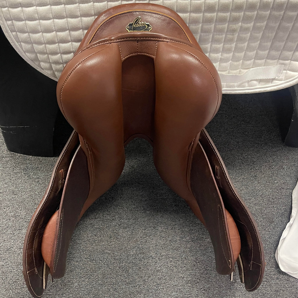 HOLD: Used Pessoa Heritage Pro 17" Jump Saddle