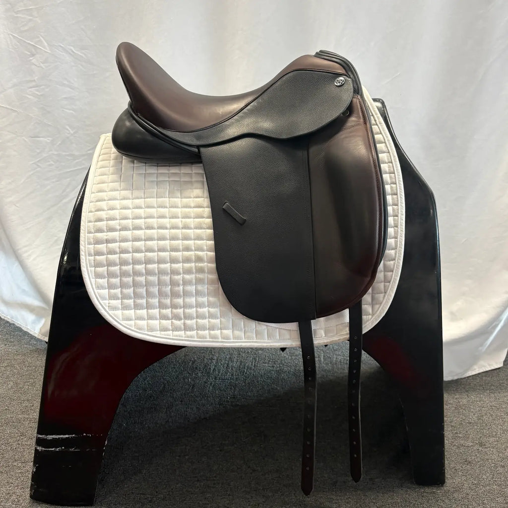 Used Trilogy Verago Elite 18" Dressage Saddle