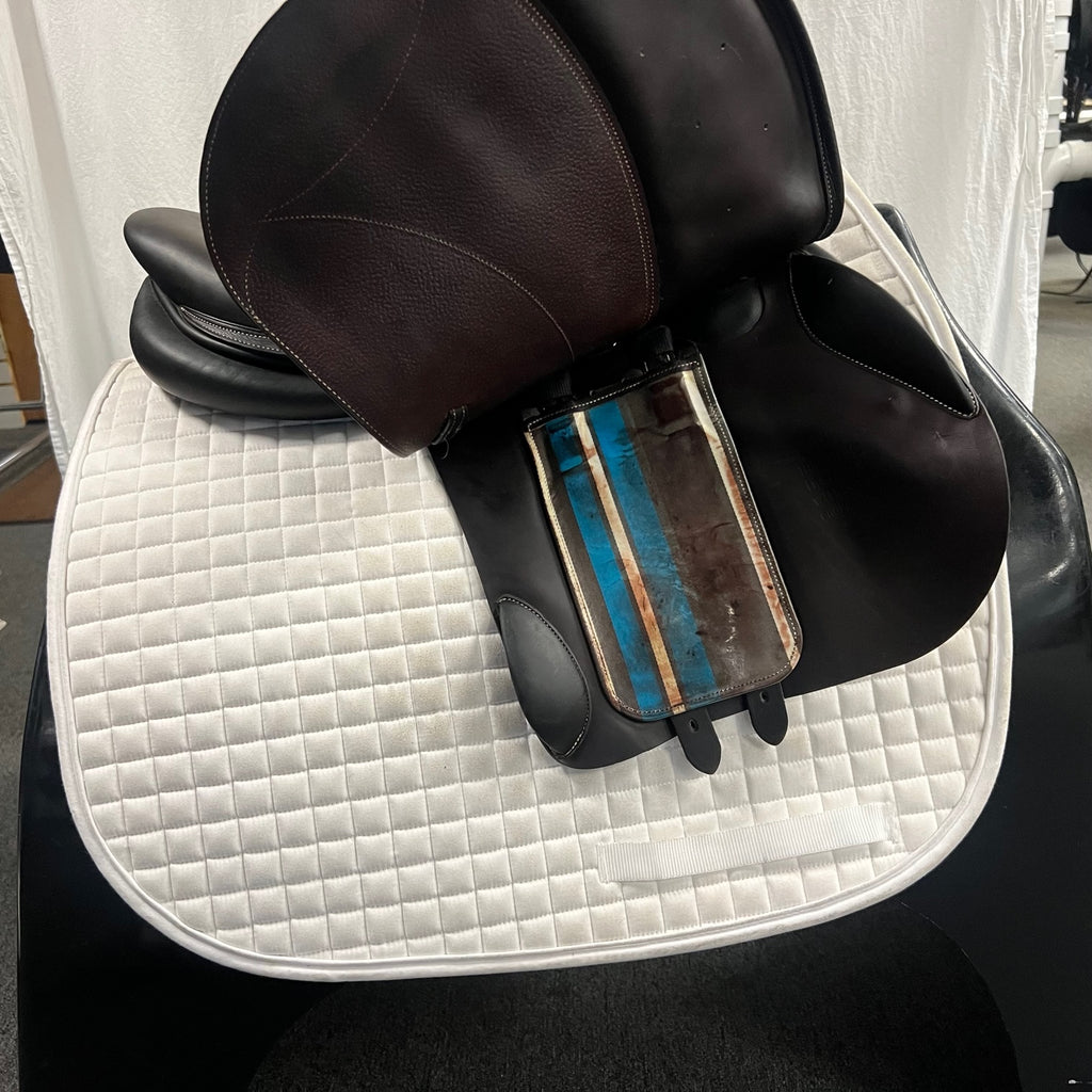 Used Voltaire Palm Beach 17.5" Jump Saddle