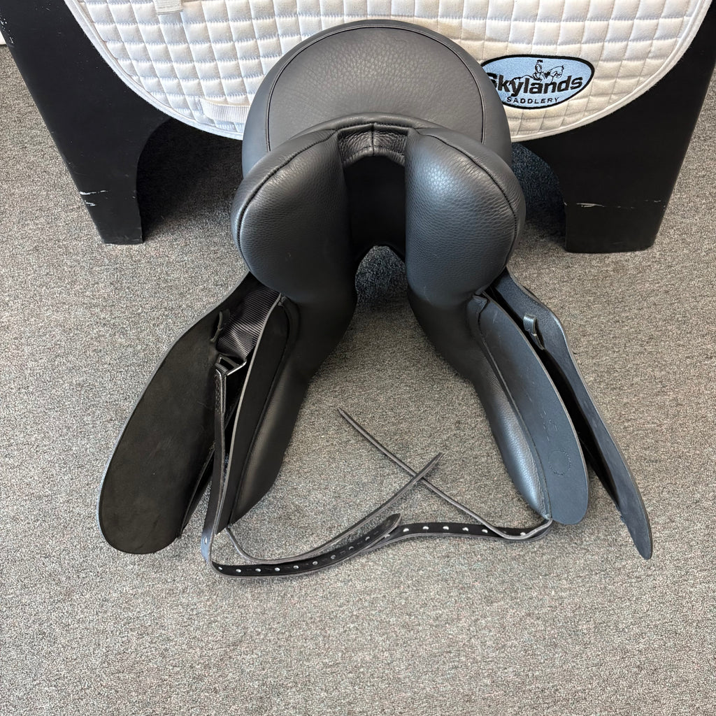 Demo Custom Signature Wolfgang Solo 17" Dressage Saddle