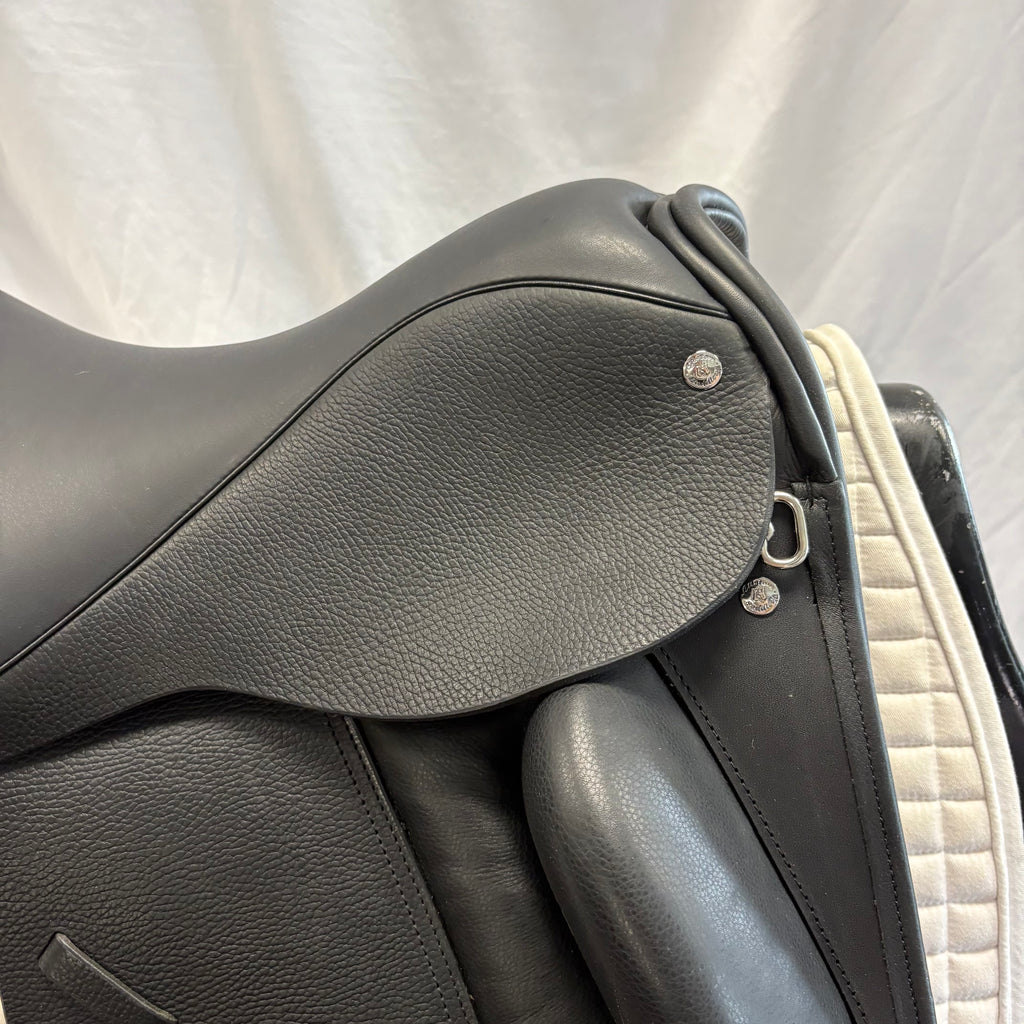 Demo Custom Wolfgang Signature Solo MKII 18" Dressage Saddle