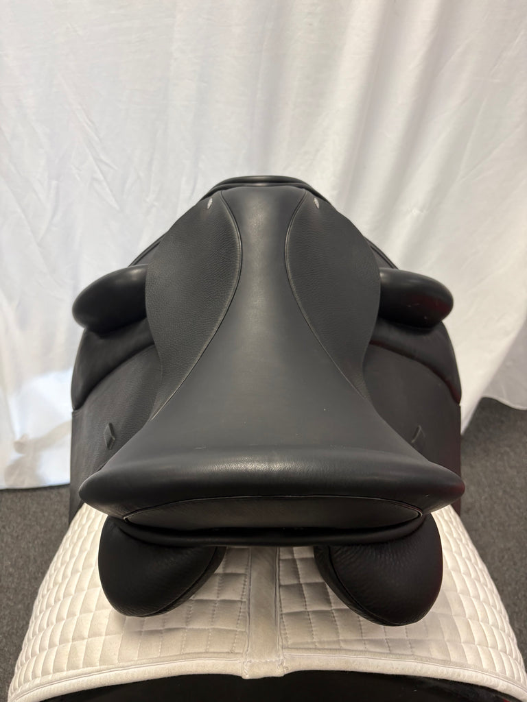 Demo Custom Wolfgang Signature Solo MKII 18" Dressage Saddle