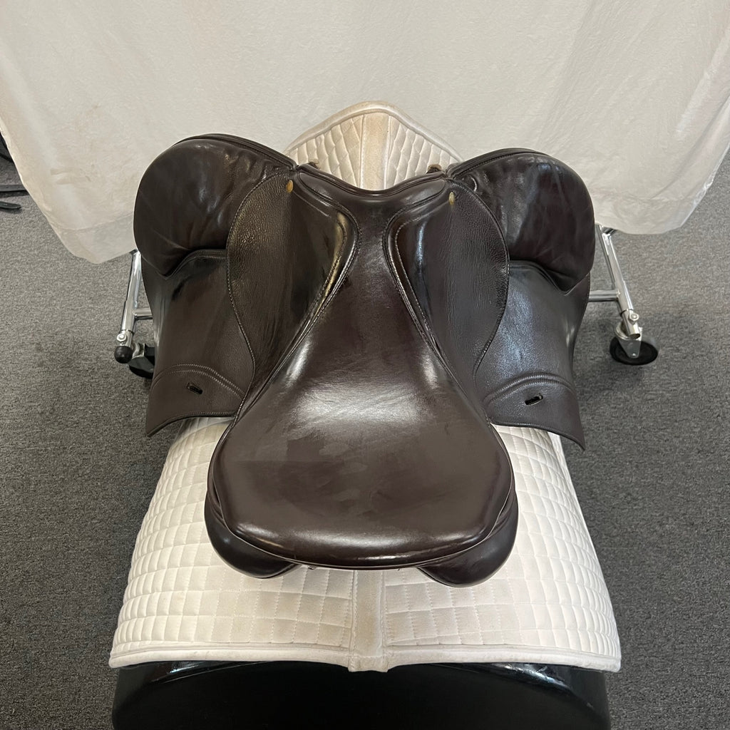 Used Schleese Eagle 17.5" Jump Saddle