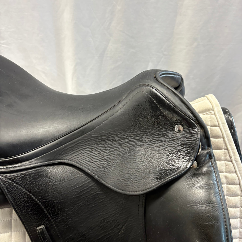 Used Schleese Wave 17.5" Dressage Saddle