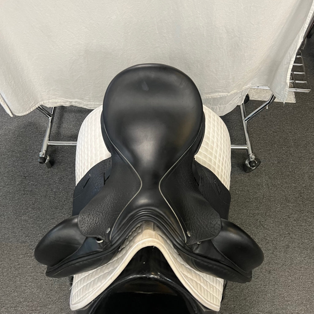 Used Custom Advantage 17.5" Monoflap Dressage Saddle