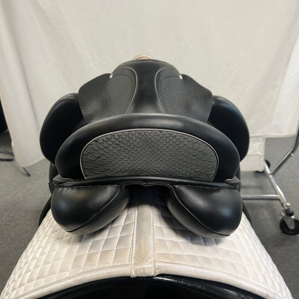 Used Custom Advantage 17.5" Monoflap Dressage Saddle