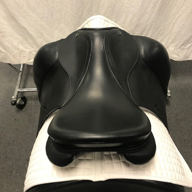 Used Prestige Top Dressage 18" Dressage Saddle