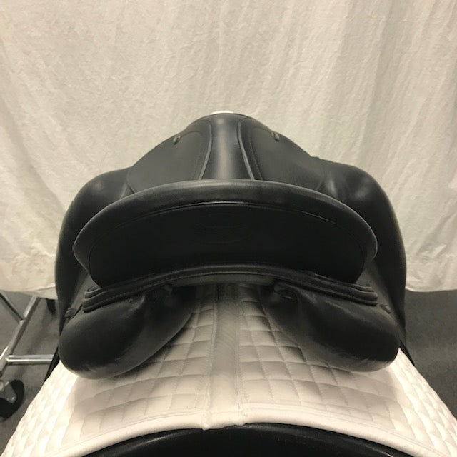 Used Prestige Top Dressage 18" Dressage Saddle
