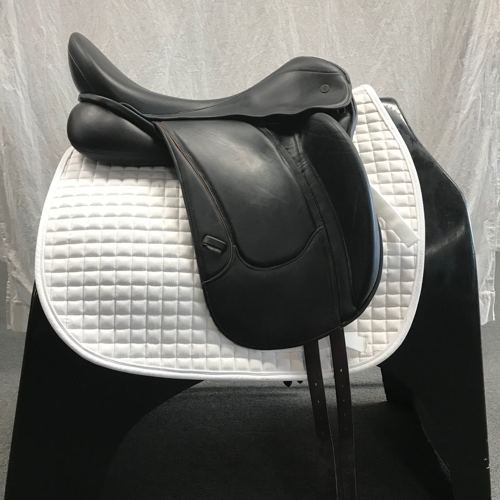 Used Fichtbauer 18" Monoflap Dressage Saddle