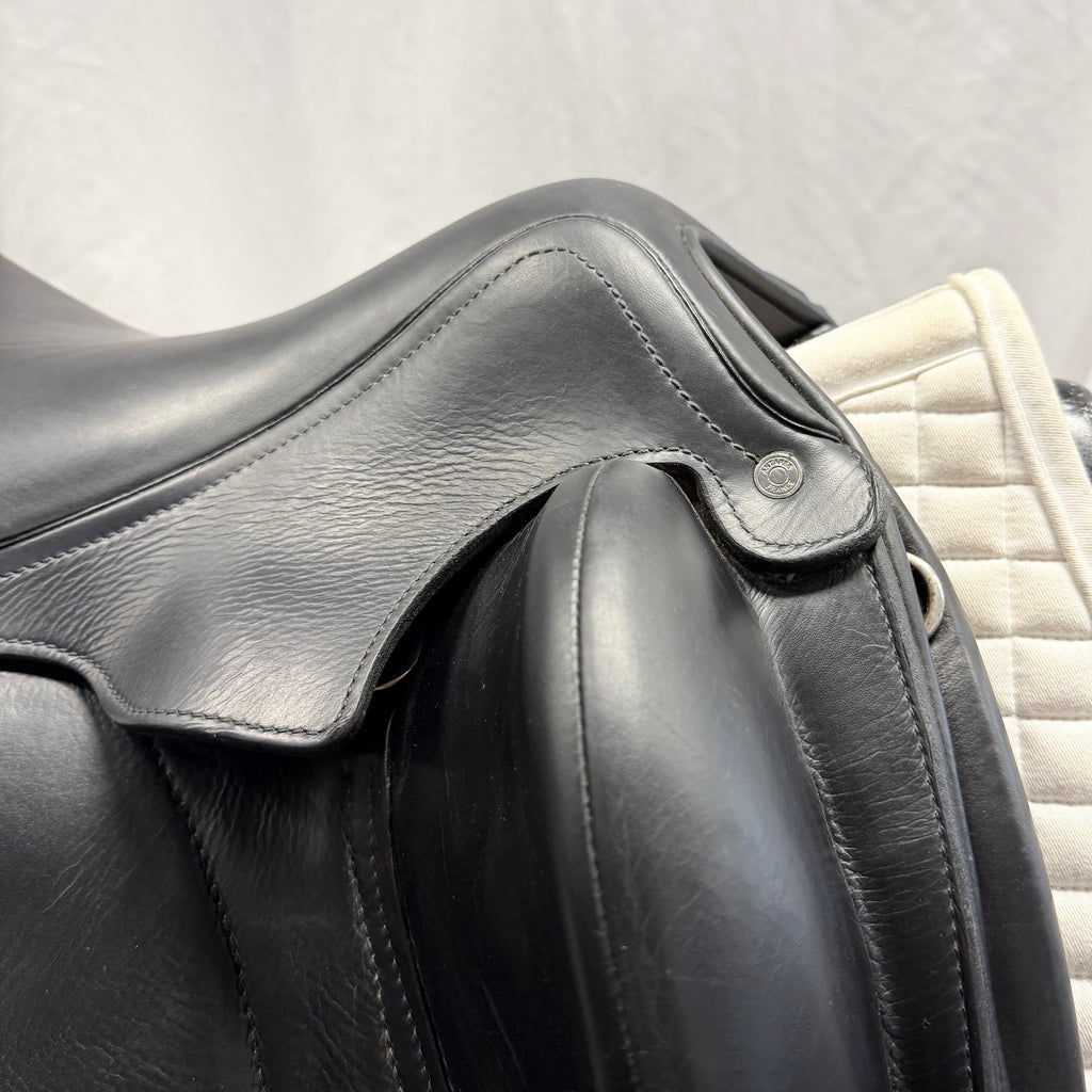 Used Antares Tempo 17.5" Monoflap Dressage Saddle