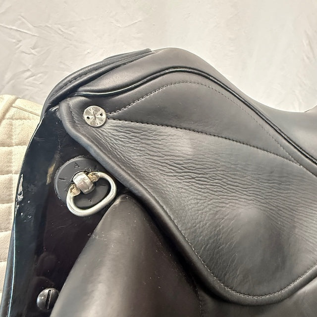 Used Aviar Rook 1.0/Rook 2.5 - 17.5" Monoflap Dressage Saddle