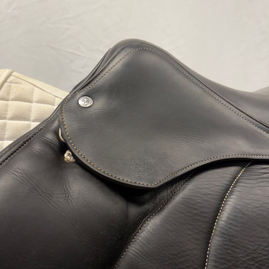 Used Voltaire Stuttgart 18" Jump Saddle