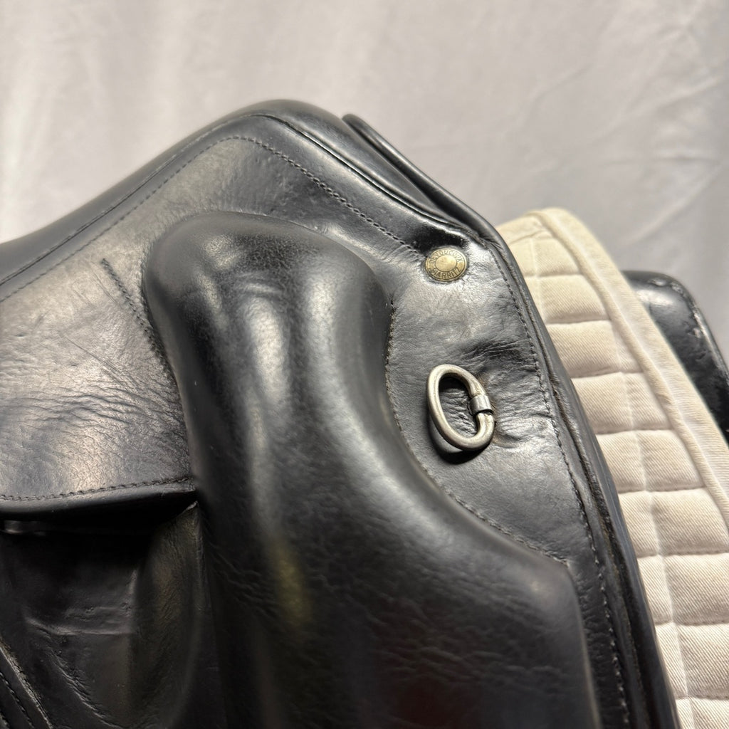 Used Devoucoux Mendia 18" Monoflap Dressage Saddle