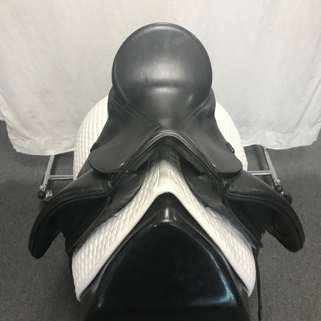 HOLD: Used Schleese Obrigado 17.5" Dressage Saddle