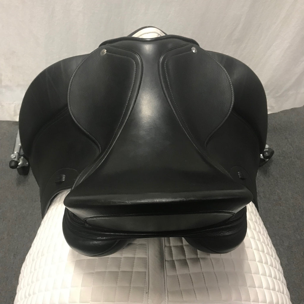 HOLD: Used Schleese Obrigado 17.5" Dressage Saddle