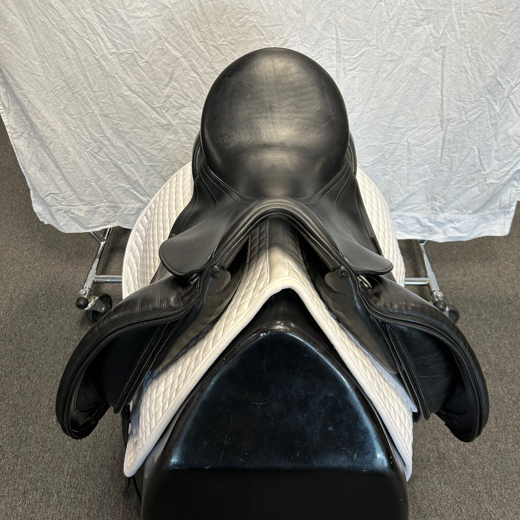Used Schleese Wave 17.5" Dressage Saddle