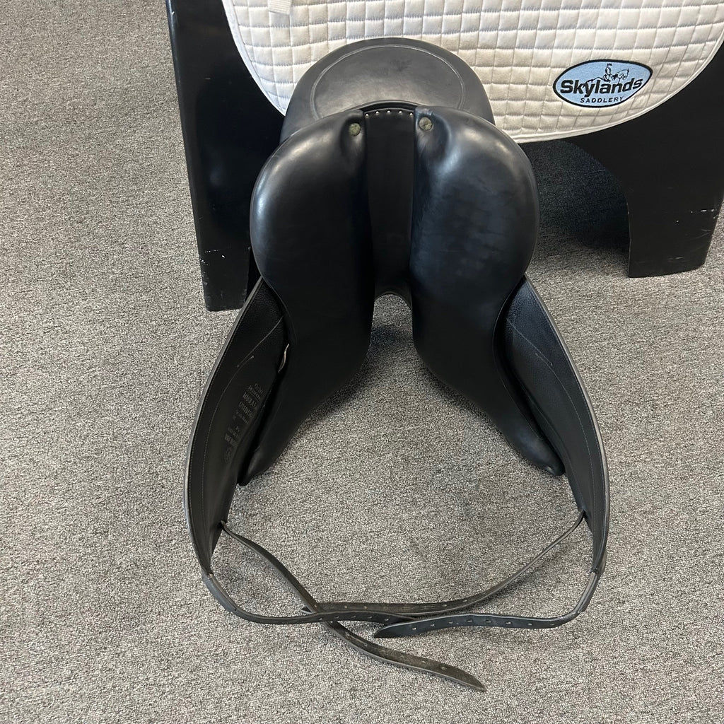 Used Devoucoux Makila Lab 18" Monoflap Dressage Saddle
