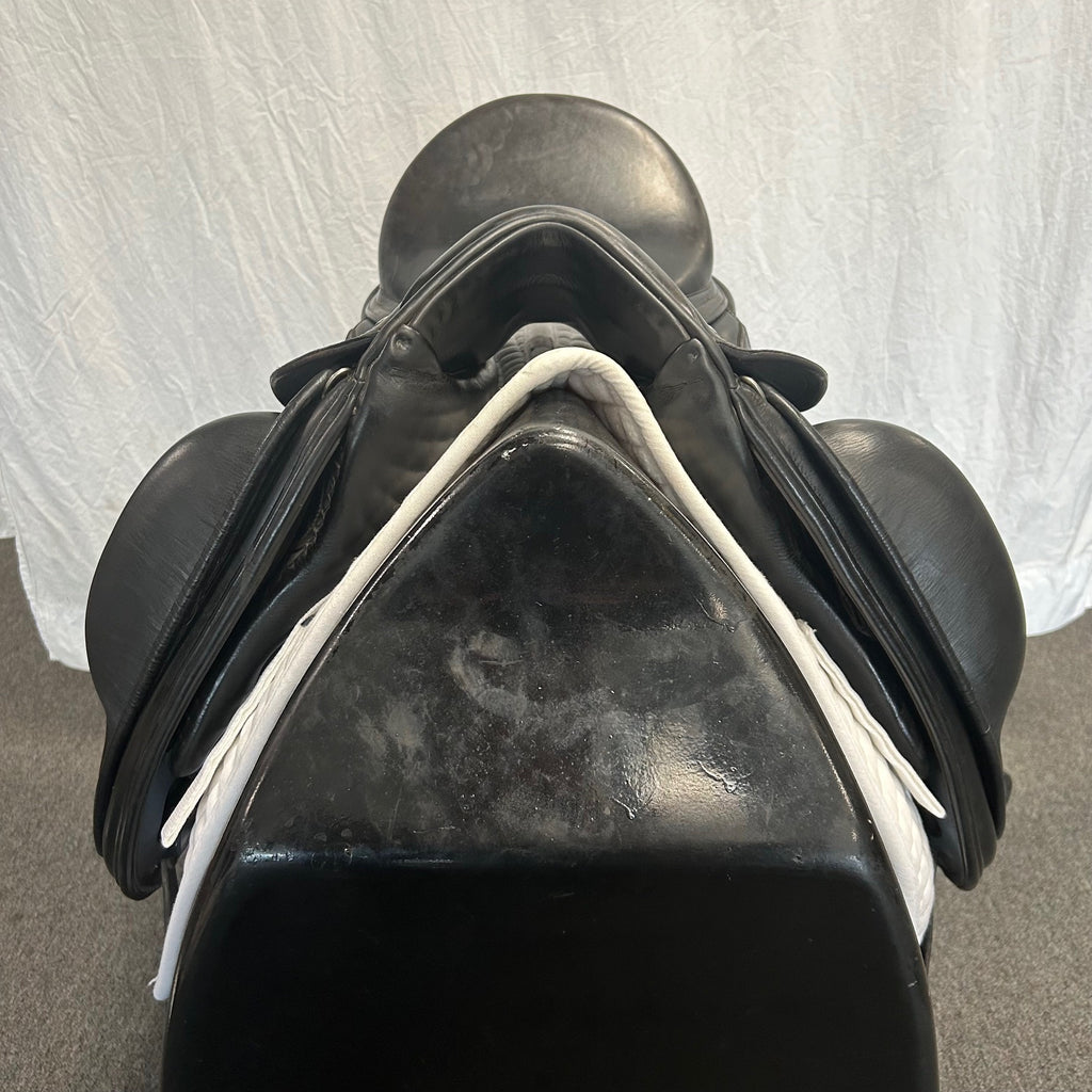 HOLD: Used Schleese Obrigado 17.5" Dressage Saddle
