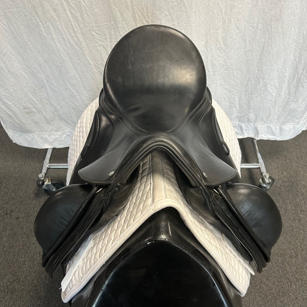 HOLD: Used Schleese Obrigado 17.5" Dressage Saddle