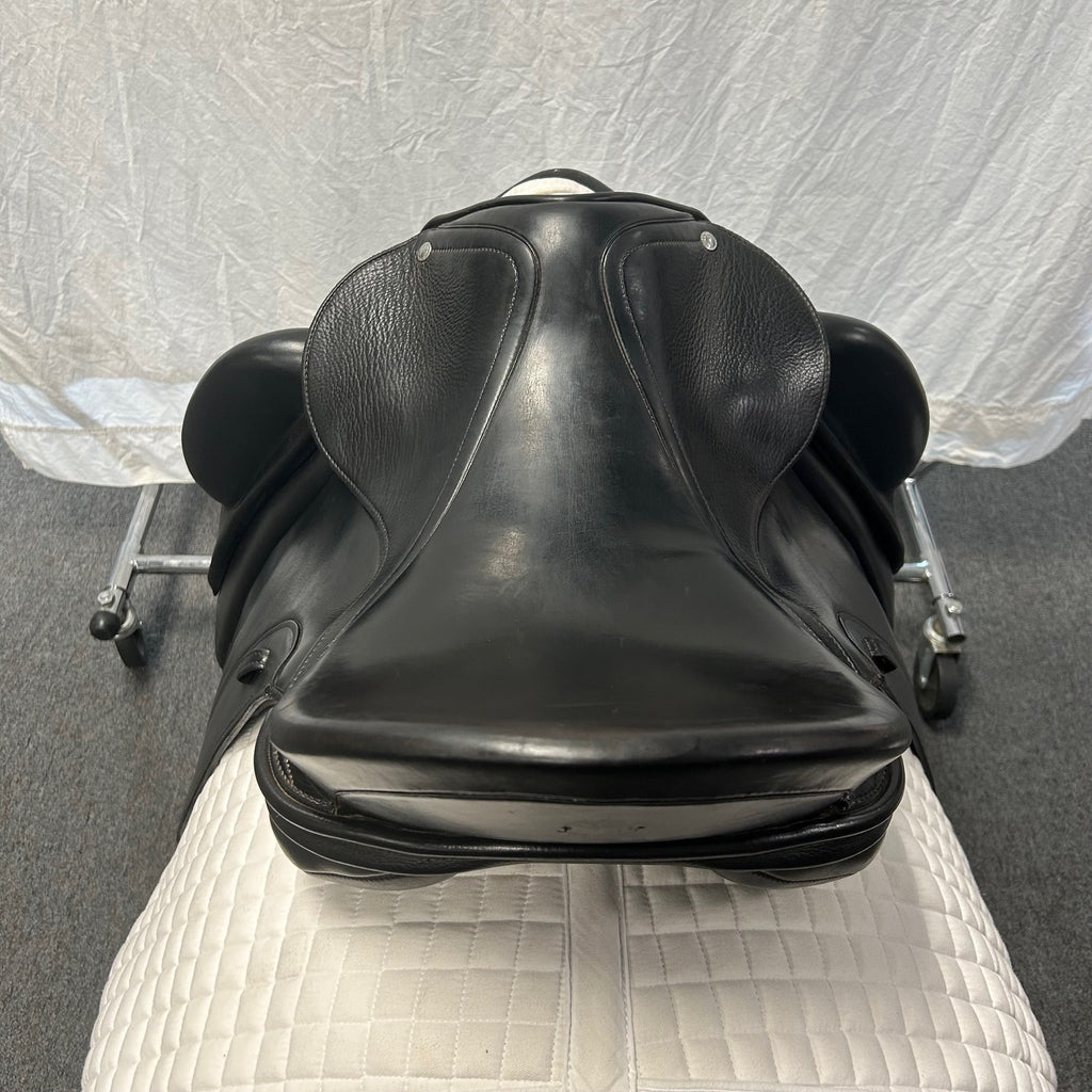 HOLD: Used Schleese Obrigado 17.5" Dressage Saddle