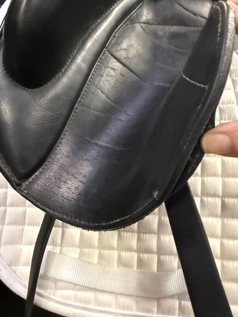 Used Custom Saddlery Wolfgang Omni Monoflap 17.5" Dressage Saddle
