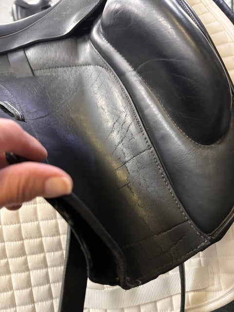 Used Custom Saddlery Wolfgang Omni Monoflap 17.5" Dressage Saddle