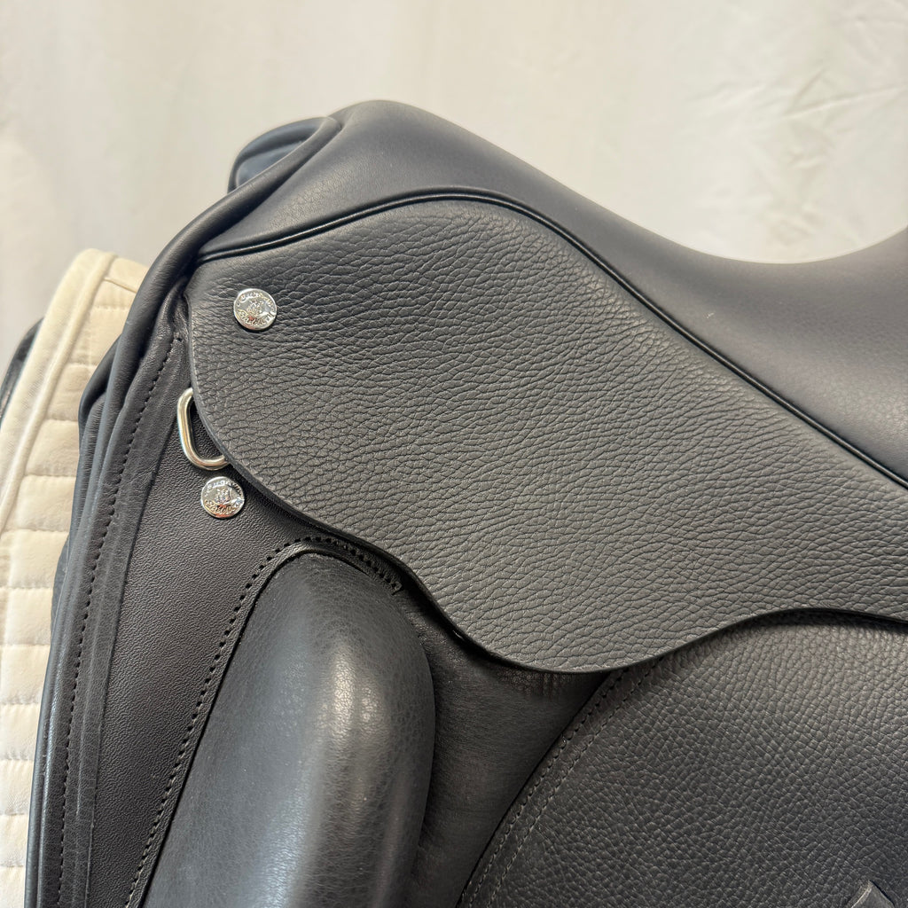Demo Custom Wolfgang Signature Solo MKII 17" Dressage Saddle