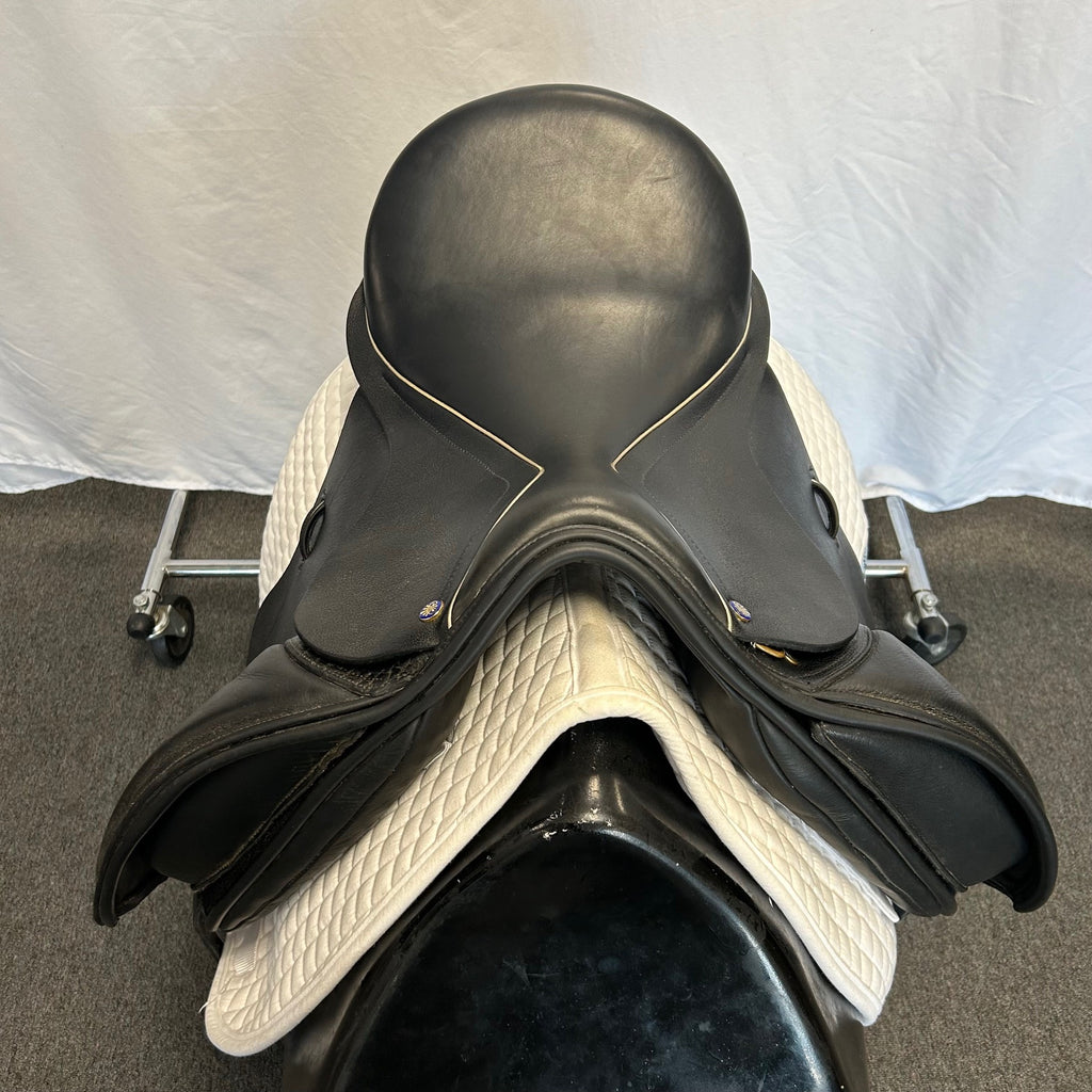 Used Detente Spencer 17.5" Dressage Saddle