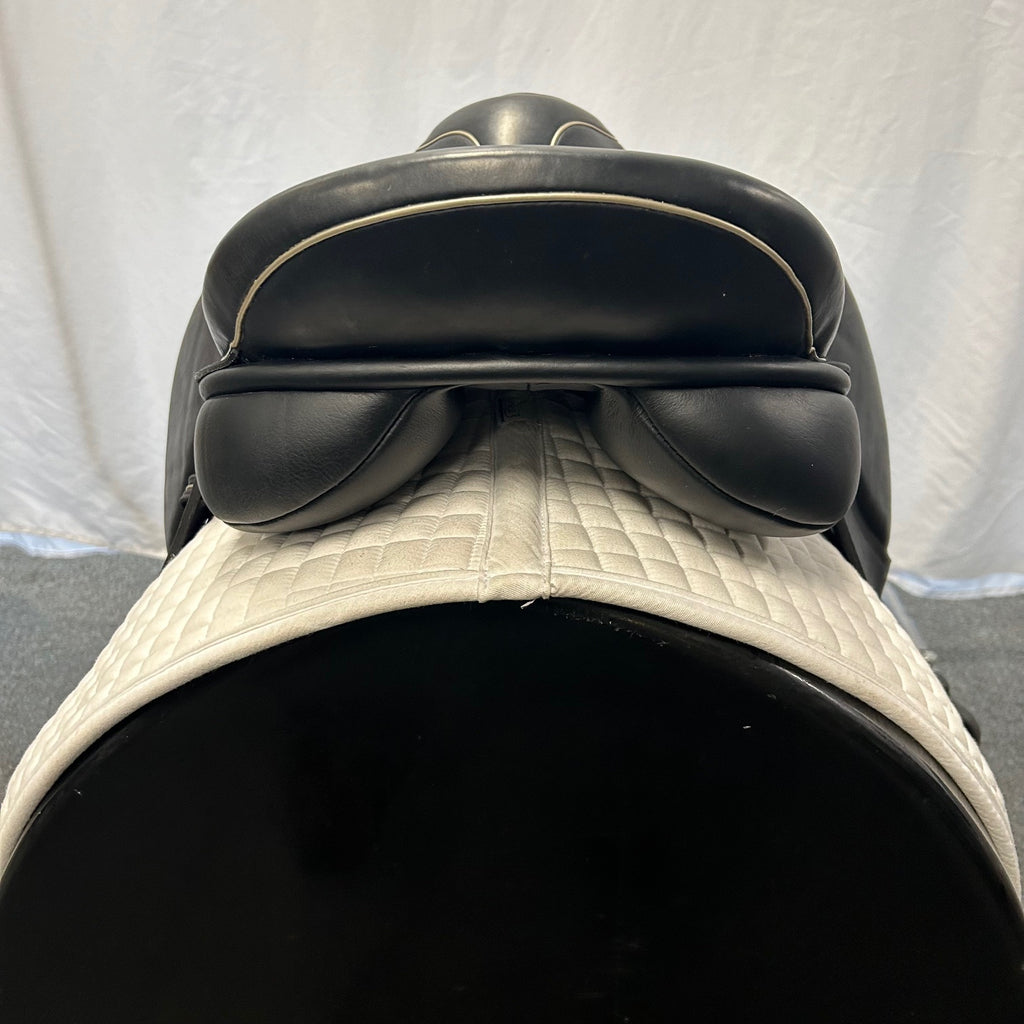 Used Detente Spencer 17.5" Dressage Saddle
