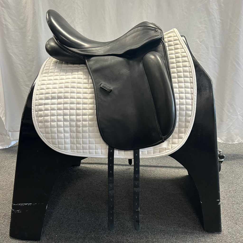Used County Perfection 17.5" Dressage Saddle