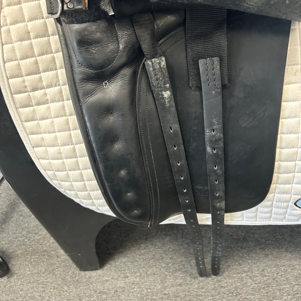 Used County Perfection 17.5" Dressage Saddle