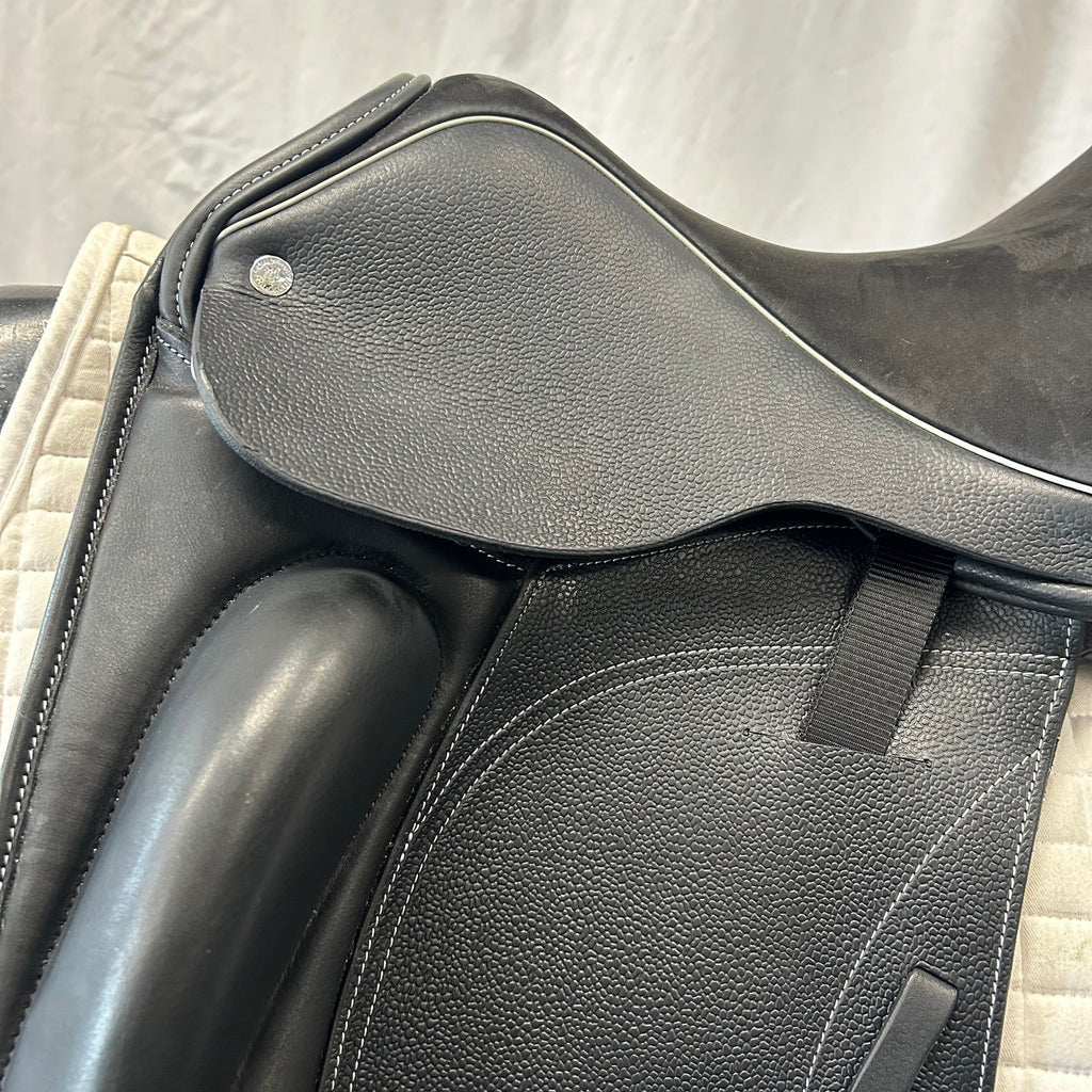 Demo Custom Saddlery Steffen's Advantage Monoflap 17" Dressage Saddle