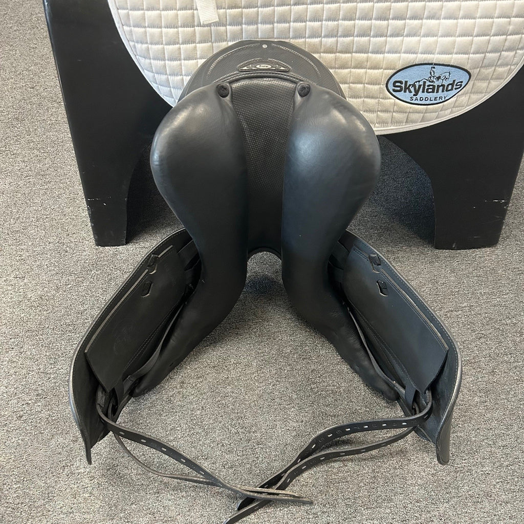 Used Prestige X-Optimax K 18" Dressage Saddle