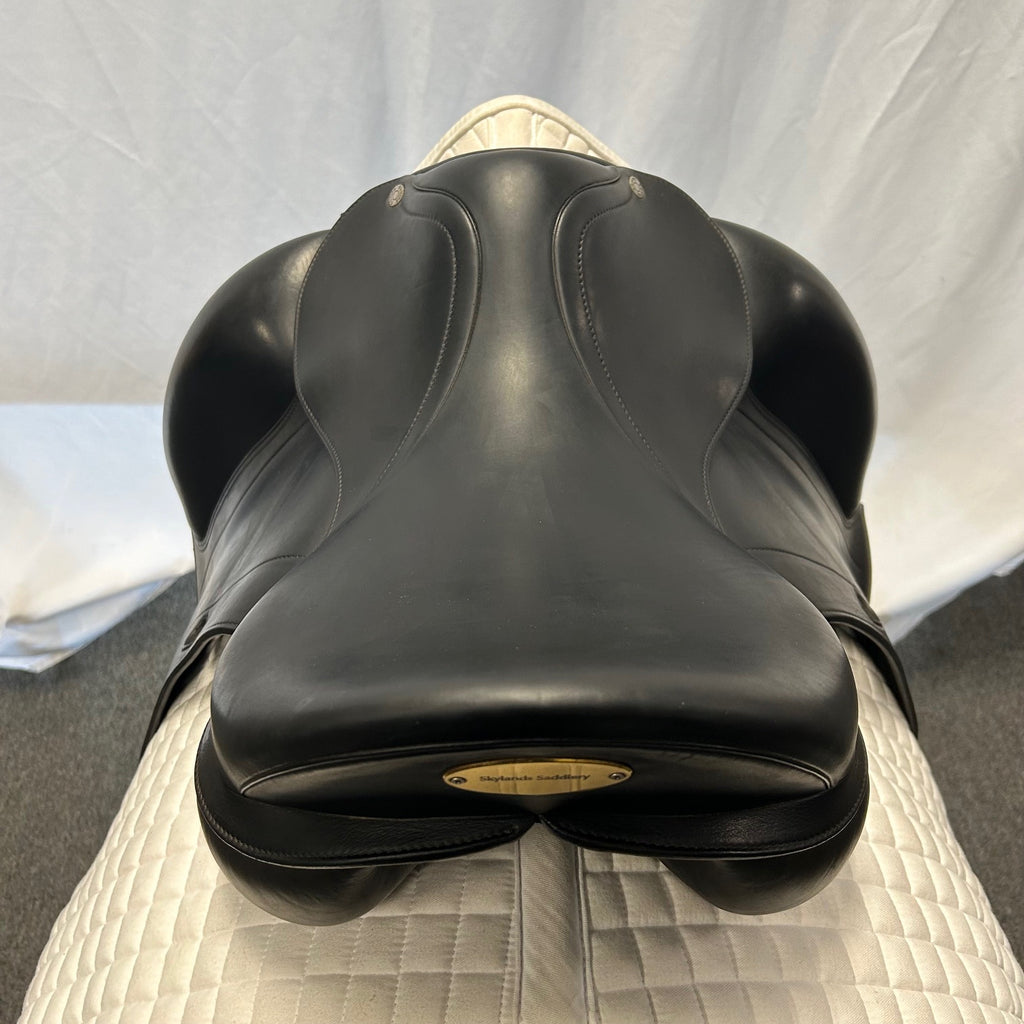 Used Equipe Emporio 17" Monoflap Dressage Saddle