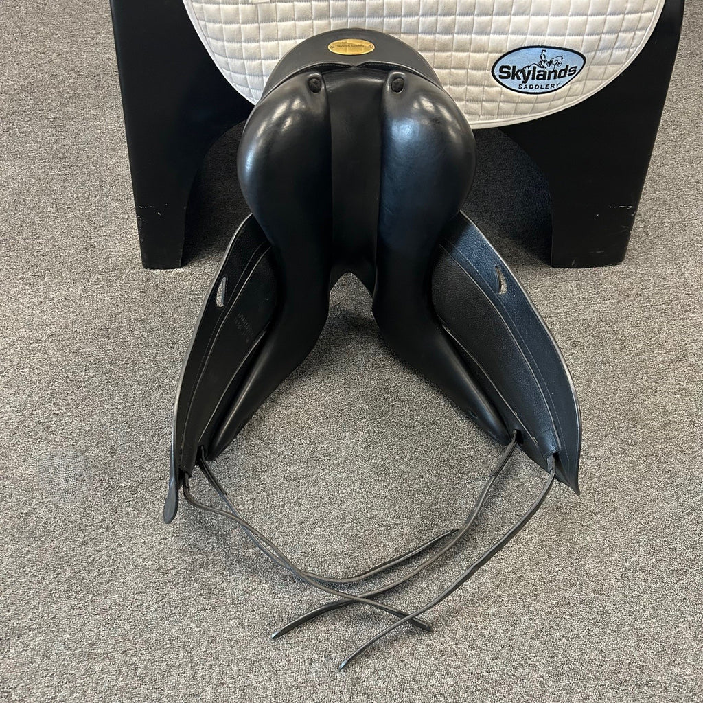 Used Equipe Emporio 17" Monoflap Dressage Saddle