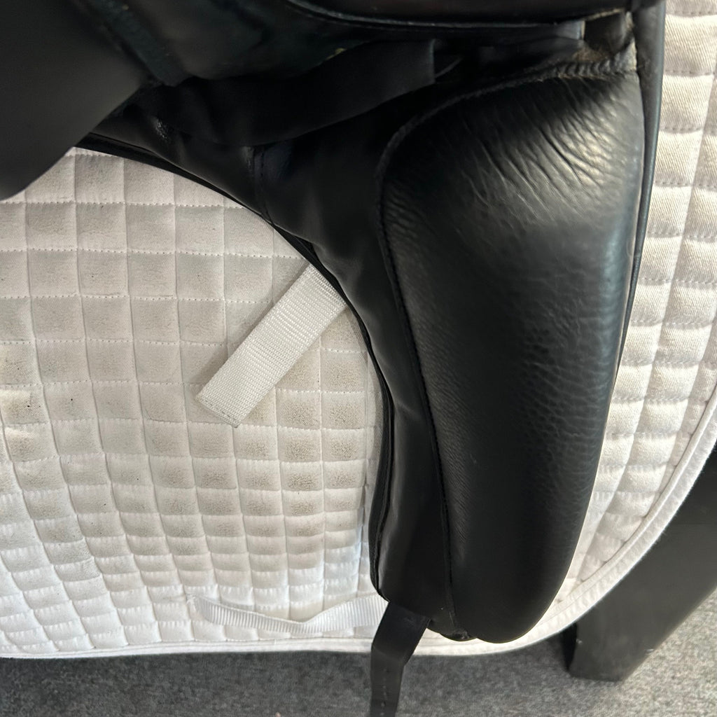 HOLD: Demo Custom Saddlery Steffen's Advantage 17.5" Dressage Saddle